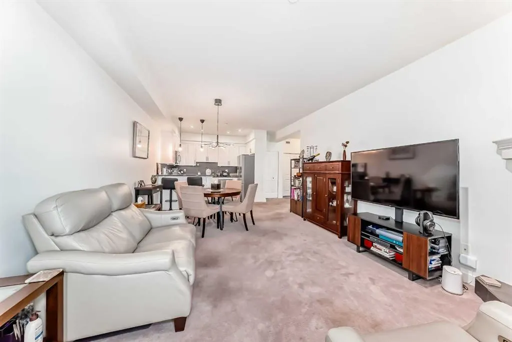 1005A Westmount Drive, #211