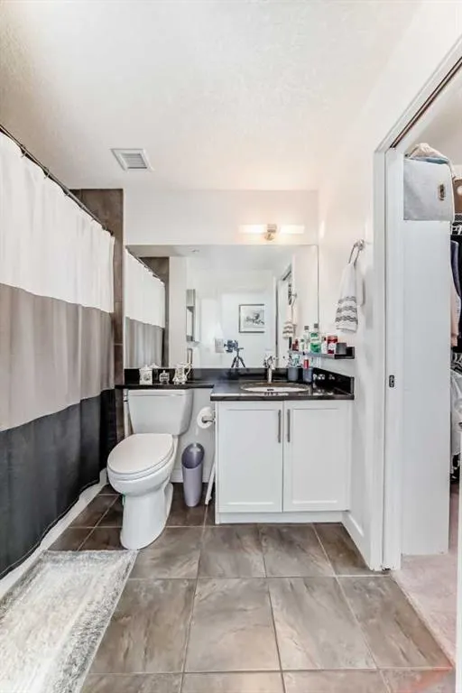1005A Westmount Drive, #211