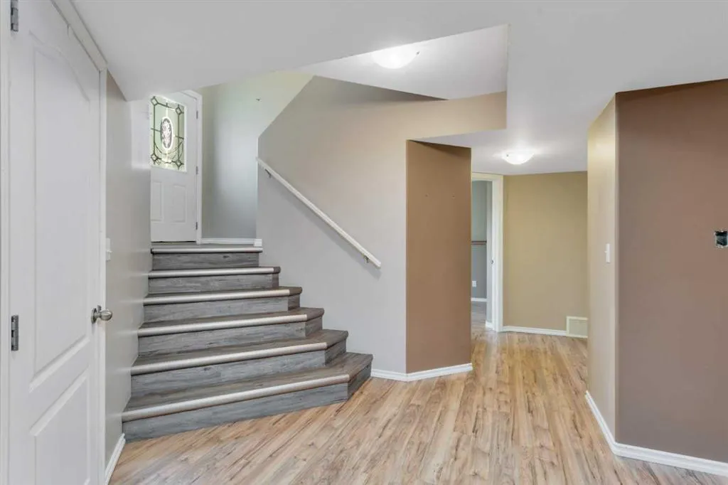 4526 45 Avenue Close