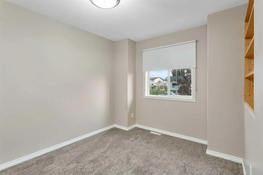 4526 45 Avenue Close