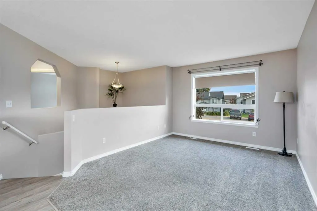 4526 45 Avenue Close
