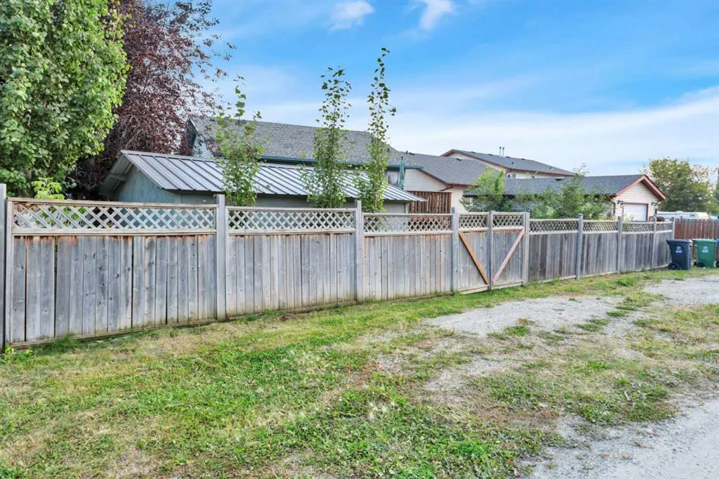 4526 45 Avenue Close