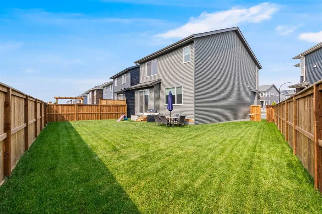 101 Mallard Grove SE