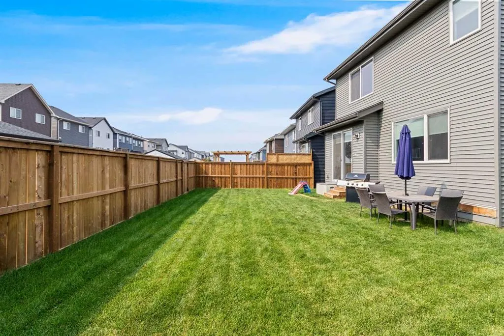 101 Mallard Grove SE