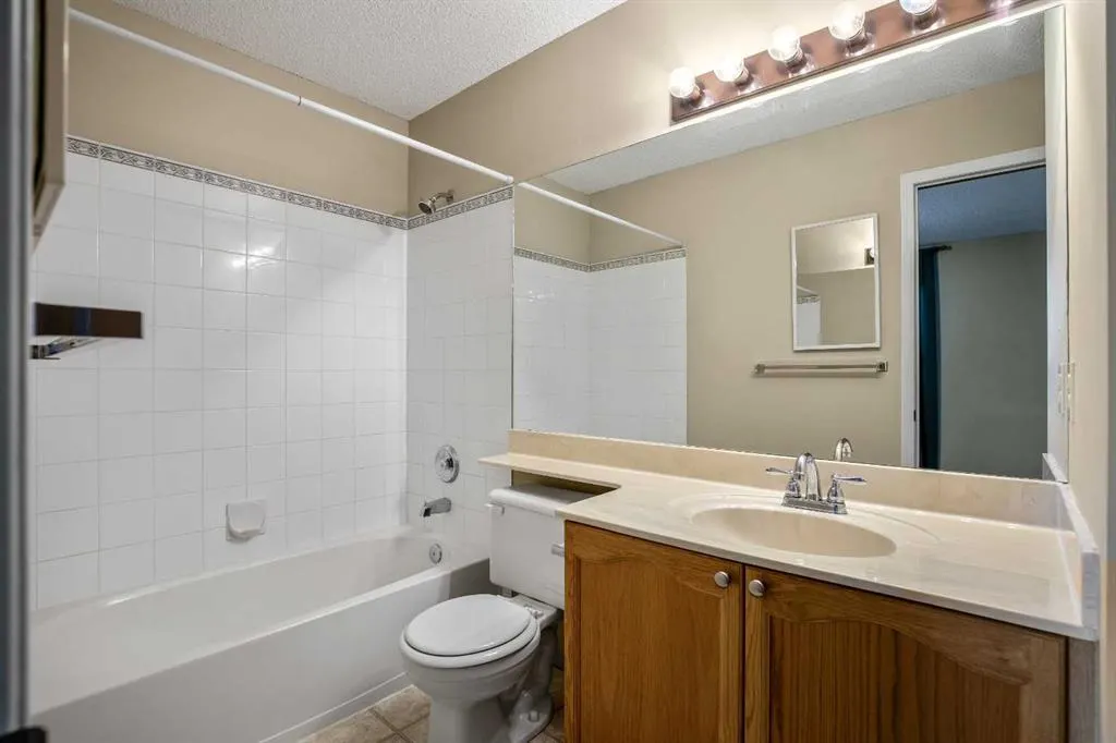 5 Country Village Landing NE
