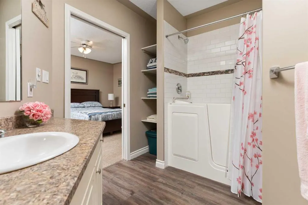 5014 56 Street, #3