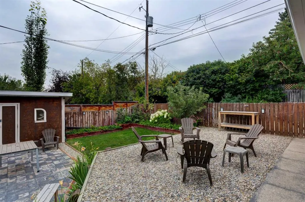 82 Gladys Ridge Road SW