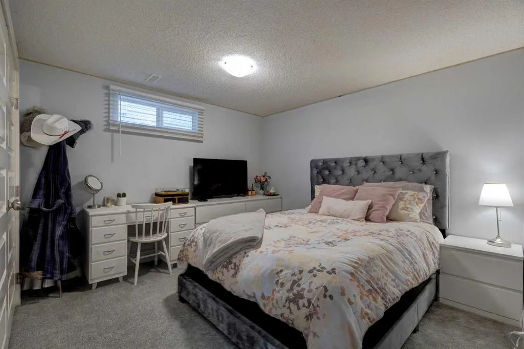 82 Gladys Ridge Road SW