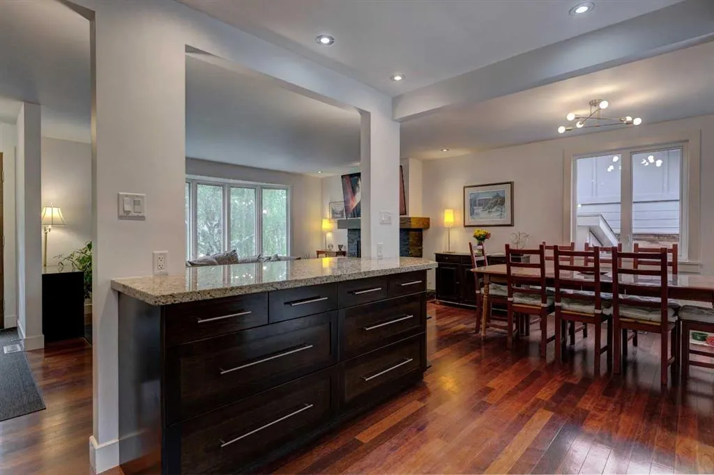 82 Gladys Ridge Road SW