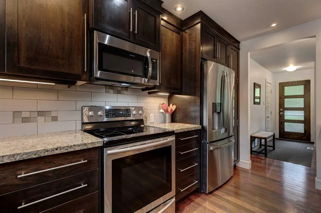 82 Gladys Ridge Road SW