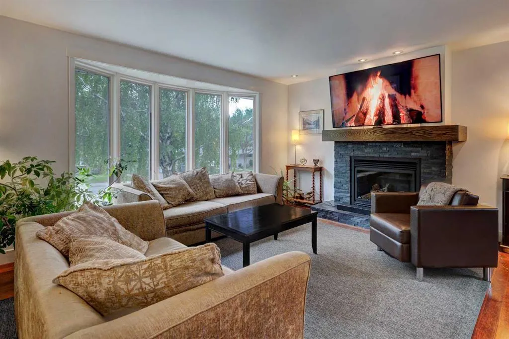 82 Gladys Ridge Road SW