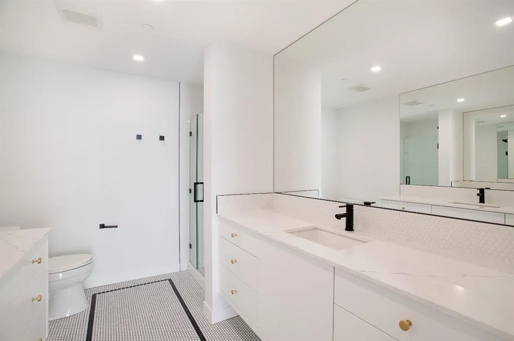 8505 Broadcast Avenue SW, #504