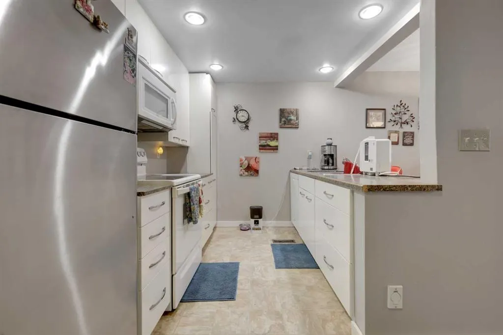 41 Glenbrook Crescent, #17