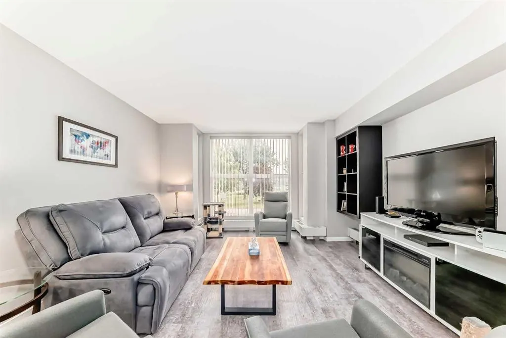 606 Lakeside Boulevard, #22