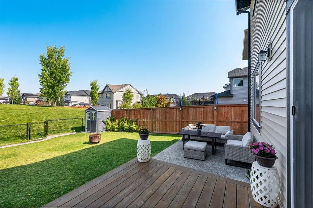 92 Hillcrest Avenue SW