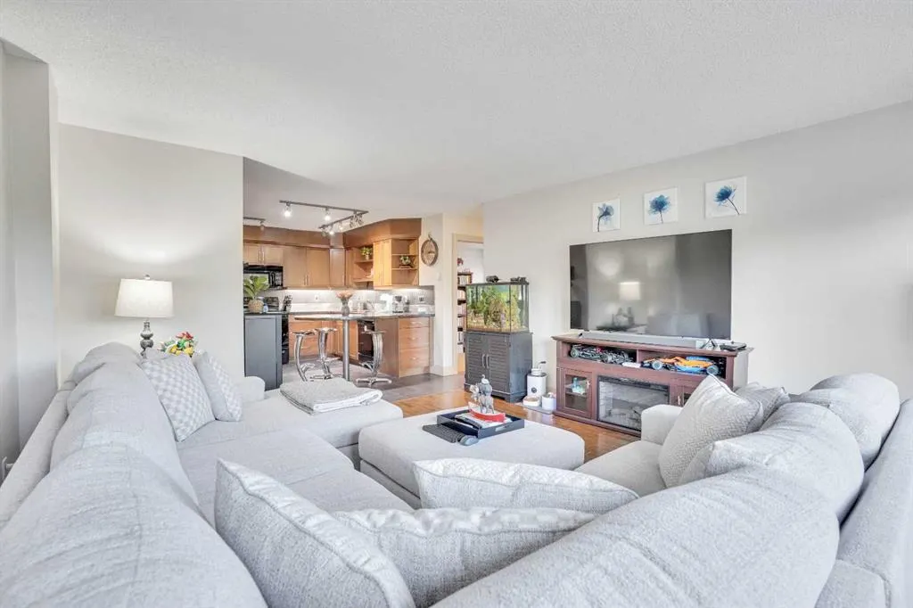 1534 15 Avenue SW, #402