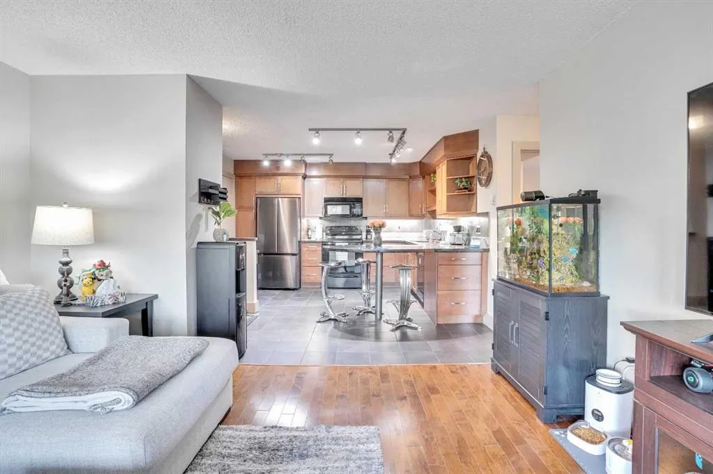 1534 15 Avenue SW, #402