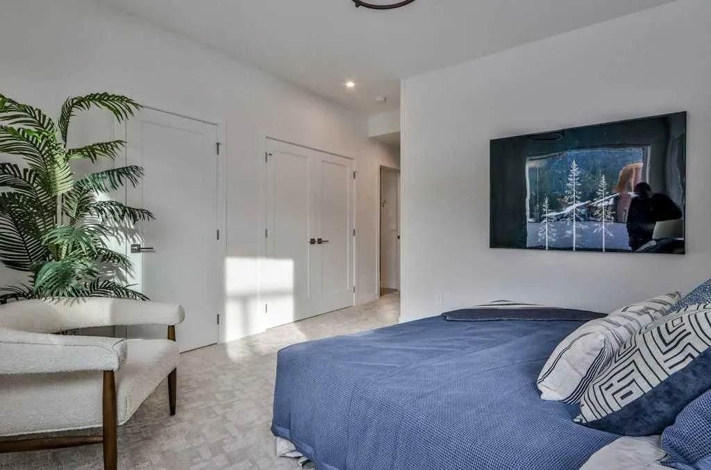 209 Stewart Creek Rise, #202L