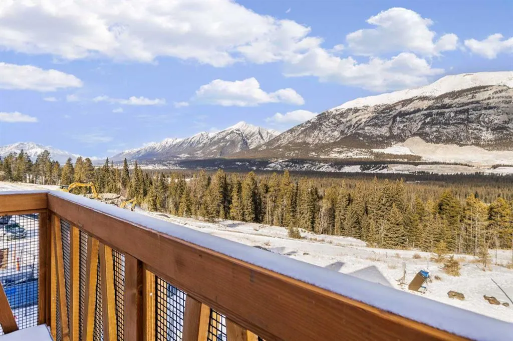 209 Stewart Creek Rise, #202L