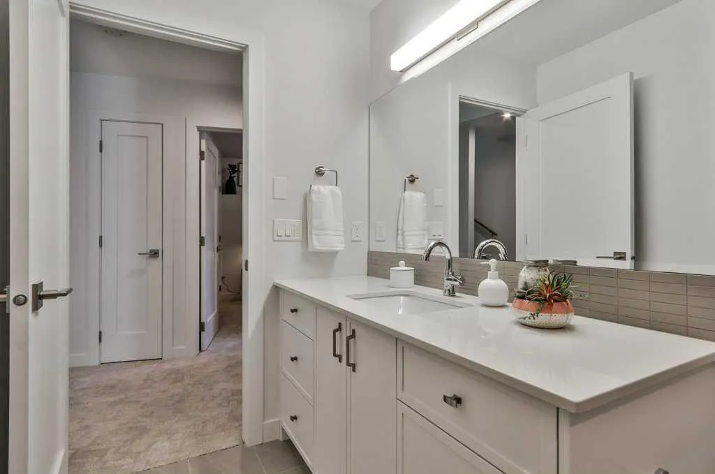 209 Stewart Creek Rise, #202L