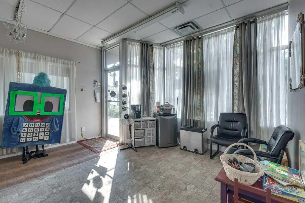5036 50 Street