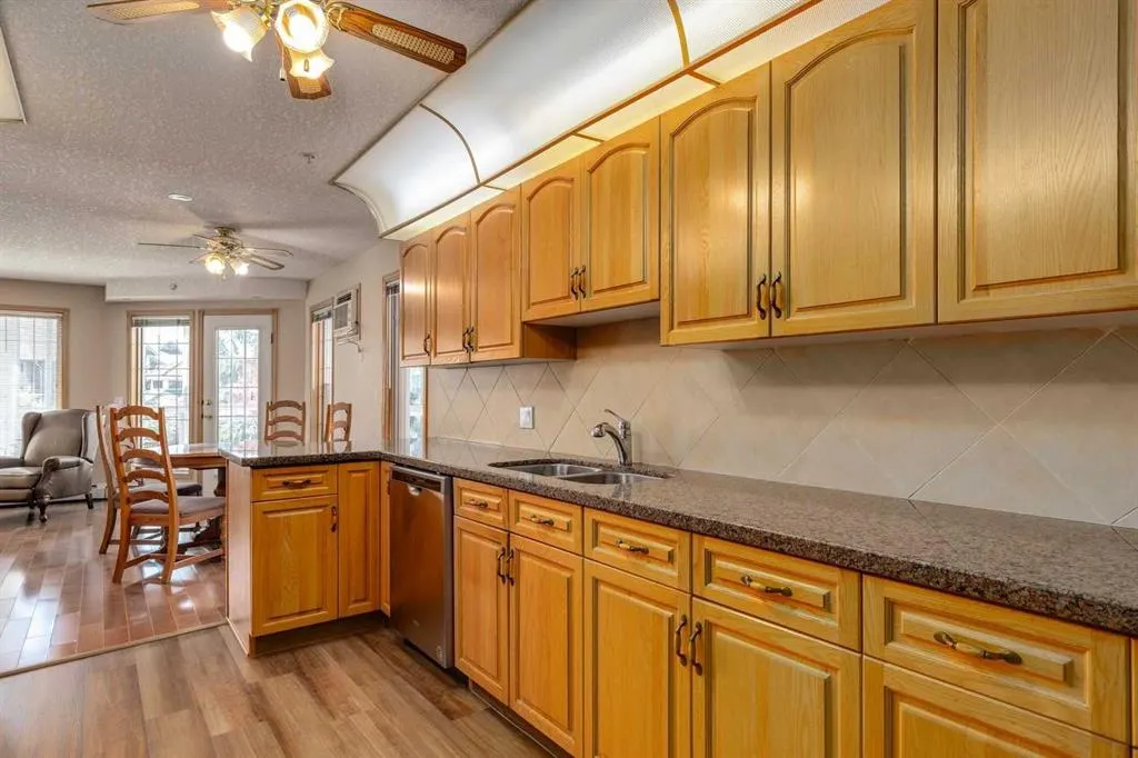 6868 Sierra Morena Boulevard SW, #220