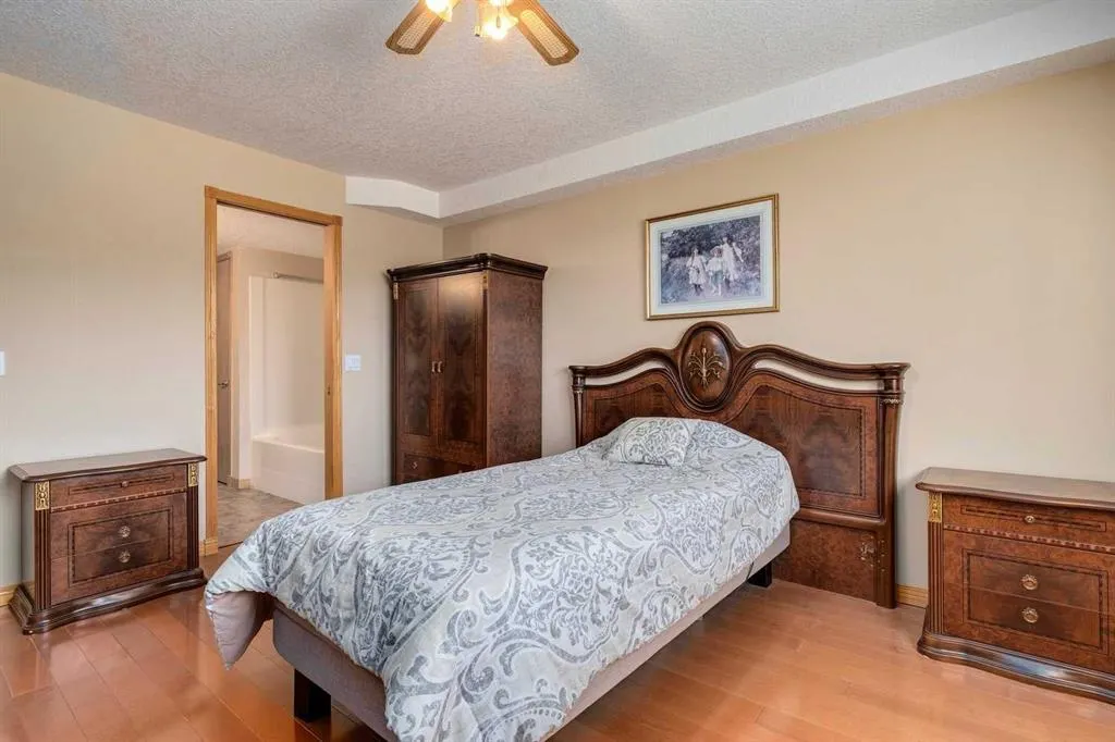 6868 Sierra Morena Boulevard SW, #220