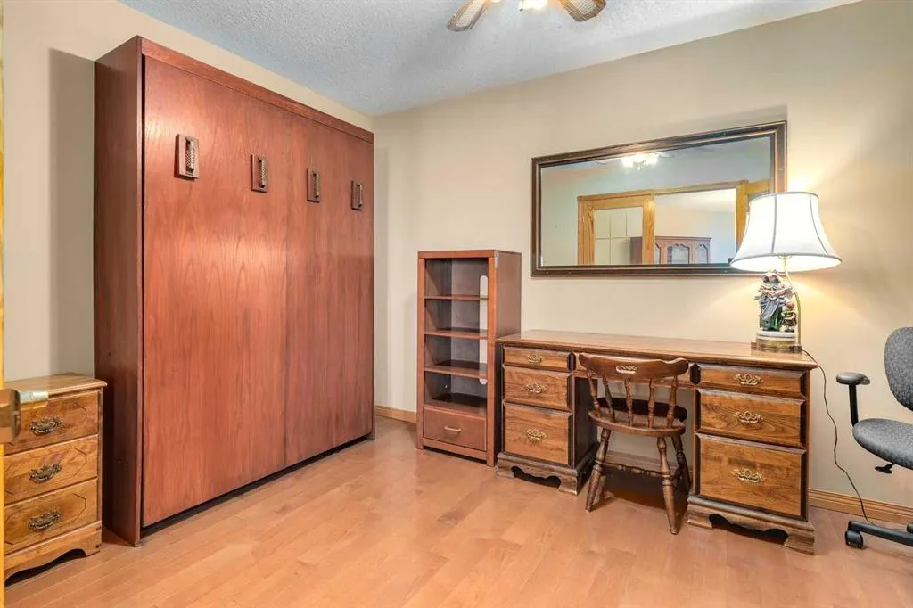 6868 Sierra Morena Boulevard SW, #220