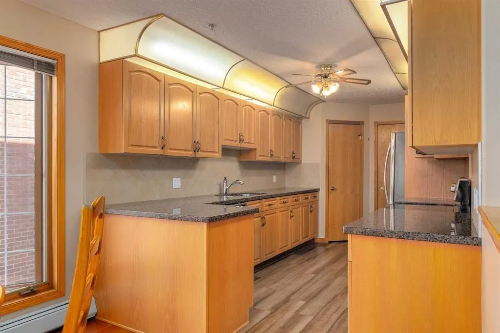6868 Sierra Morena Boulevard SW, #220