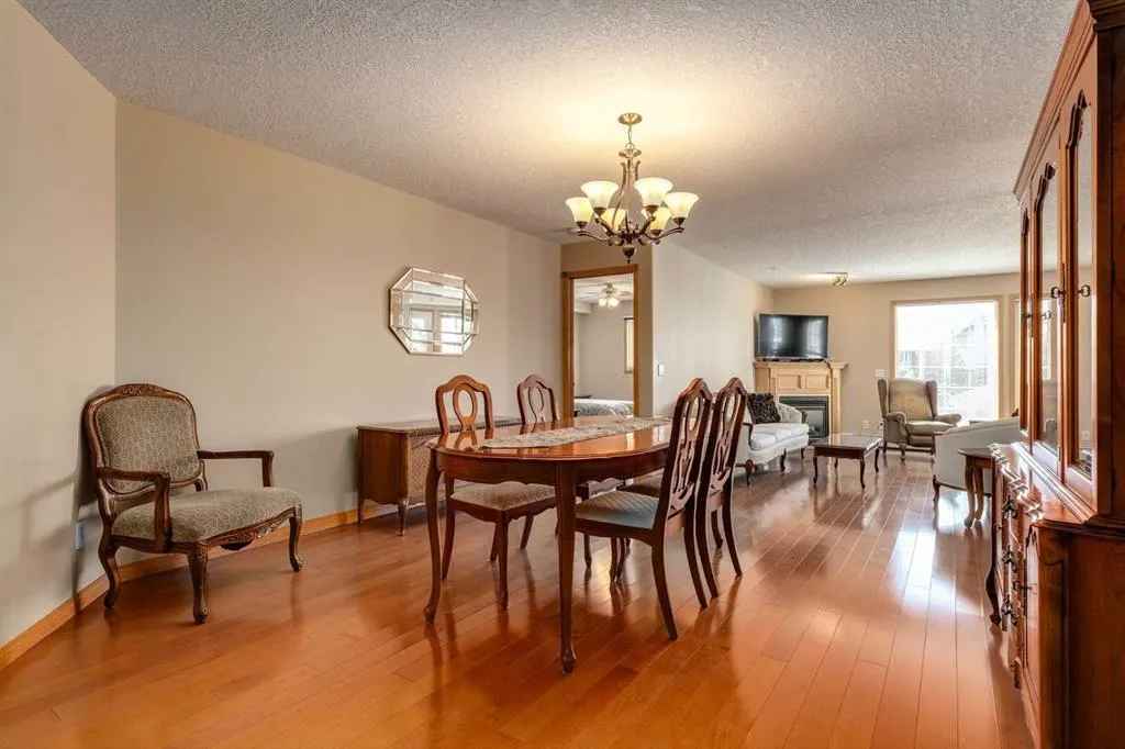 6868 Sierra Morena Boulevard SW, #220