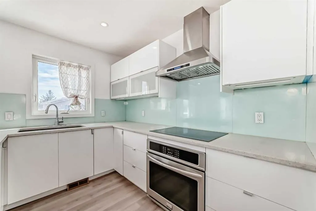 7 Signature Mews SW