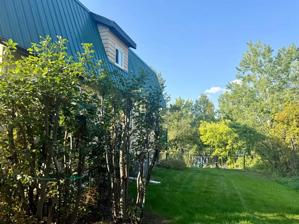 1038, 67235 Churchill Park Road