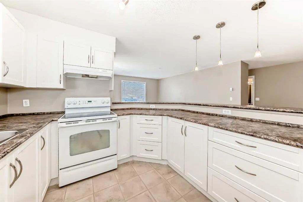 505 Railway Street W, #1101
