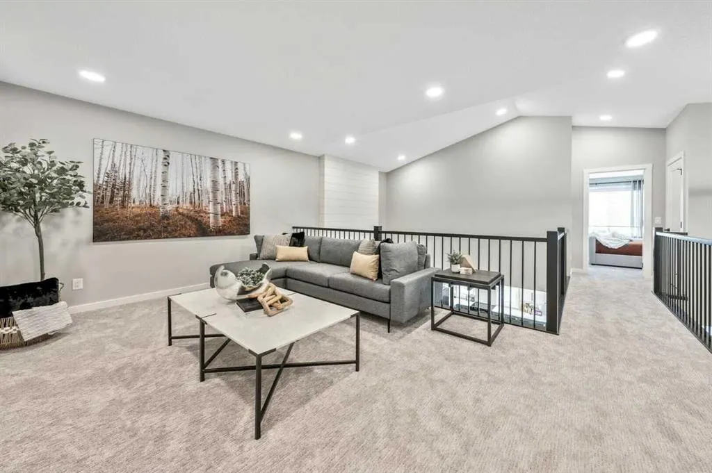 16 Heritage Link