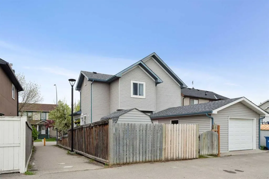 30 Martha's Haven Manor NE