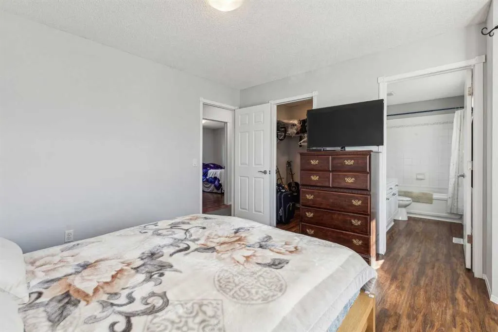 30 Martha's Haven Manor NE