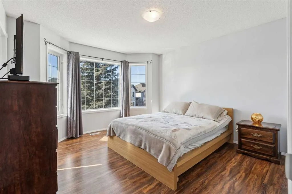 30 Martha's Haven Manor NE