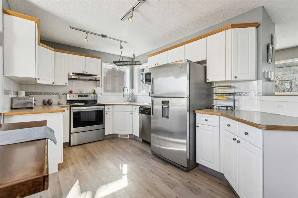 30 Martha's Haven Manor NE