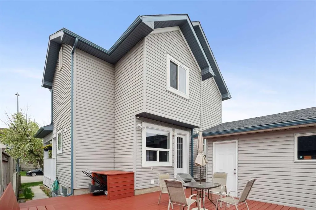 30 Martha's Haven Manor NE