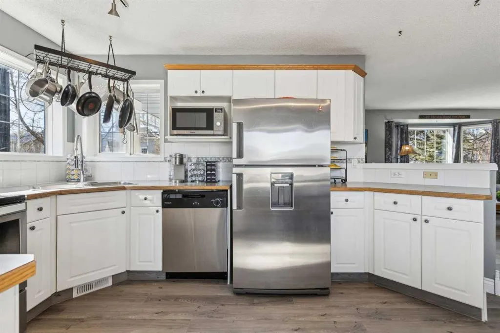 30 Martha's Haven Manor NE