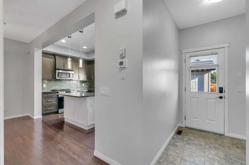 83 Copperpond Square SE