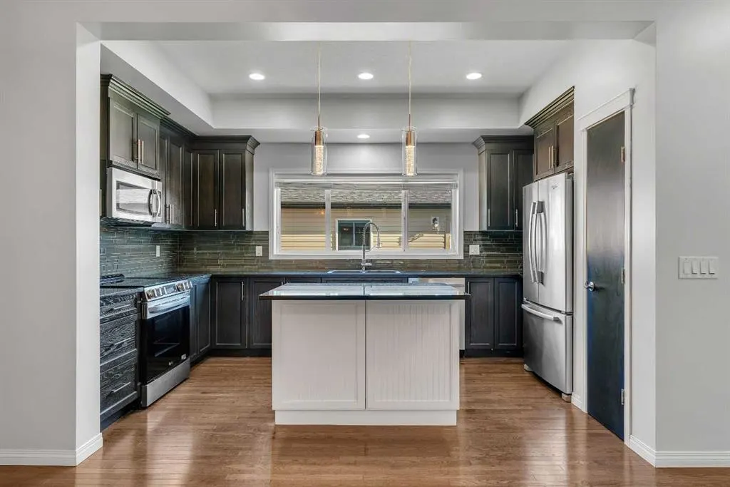 83 Copperpond Square SE