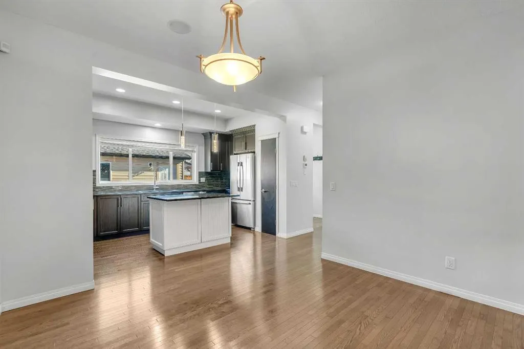 83 Copperpond Square SE