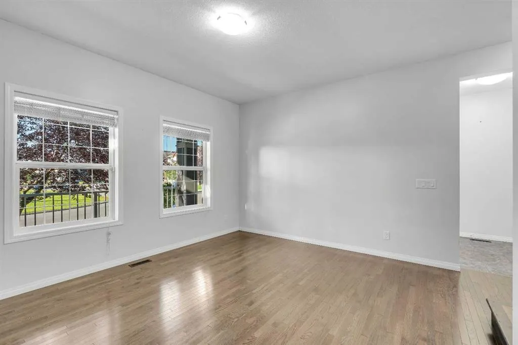 83 Copperpond Square SE