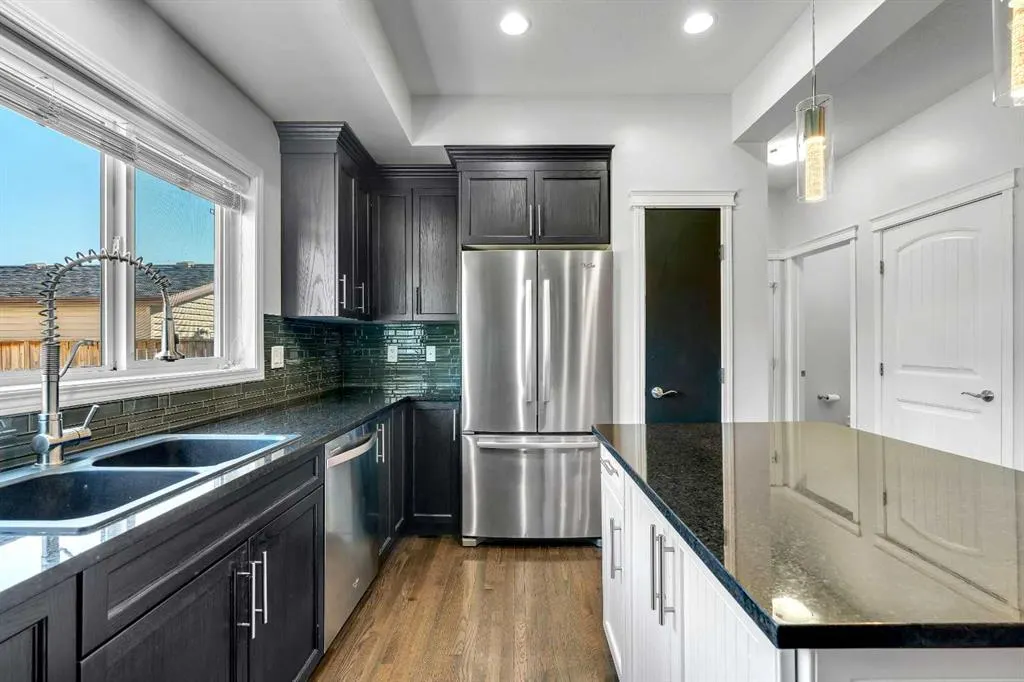 83 Copperpond Square SE