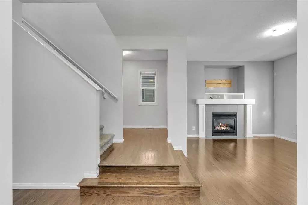 83 Copperpond Square SE
