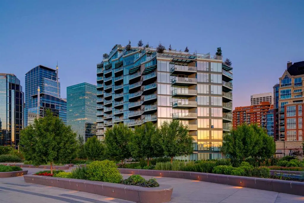 738 1 Avenue SW, #802