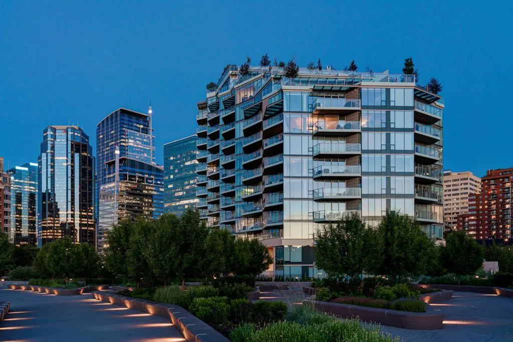 738 1 Avenue SW, #802