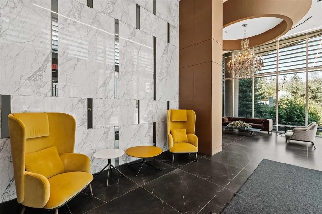 738 1 Avenue SW, #802
