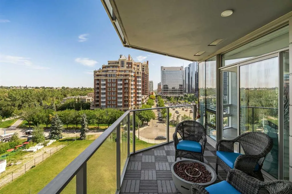 738 1 Avenue SW, #802
